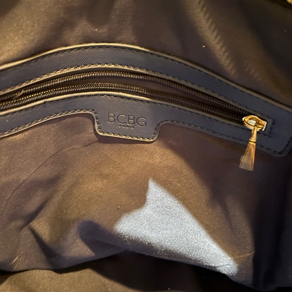 Very gentley used bag in excellent condition - Picture 4 of 6